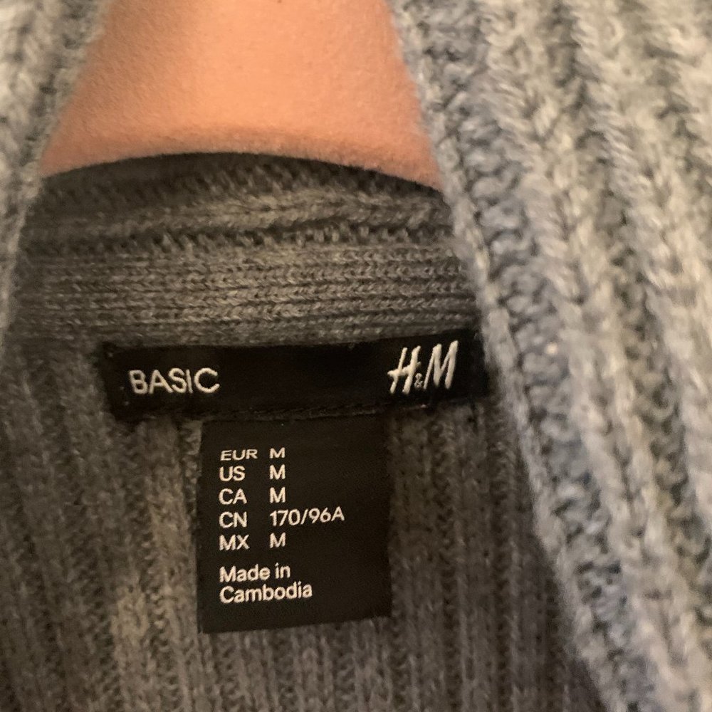 NWOT Gray Open Front Long Sleeve Medium Cardigan - Picture 3 of 3